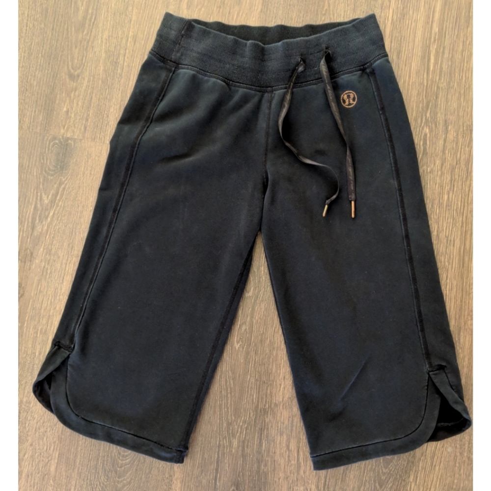 Lululemon Cropped Sweatpants